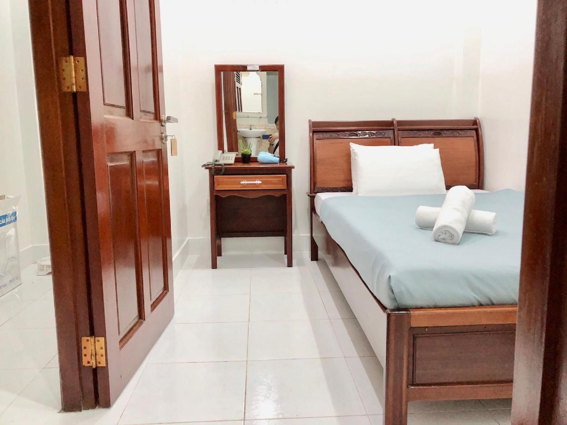 Saigon Cozy2 Hotel At 241 Pham Ngu Lao Street Хошимин Экстерьер фото